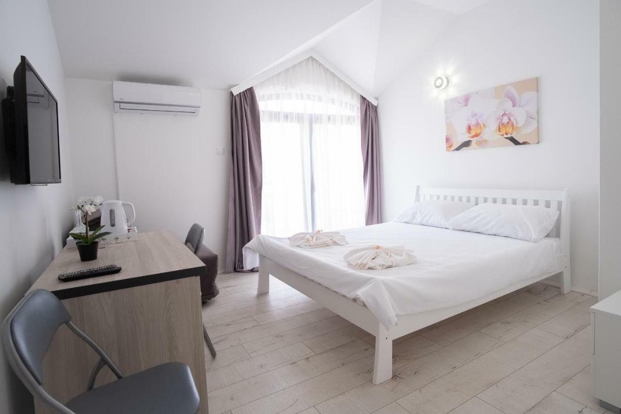 Apartmani Vila Kosa เทรบินเย ภายนอก รูปภาพ