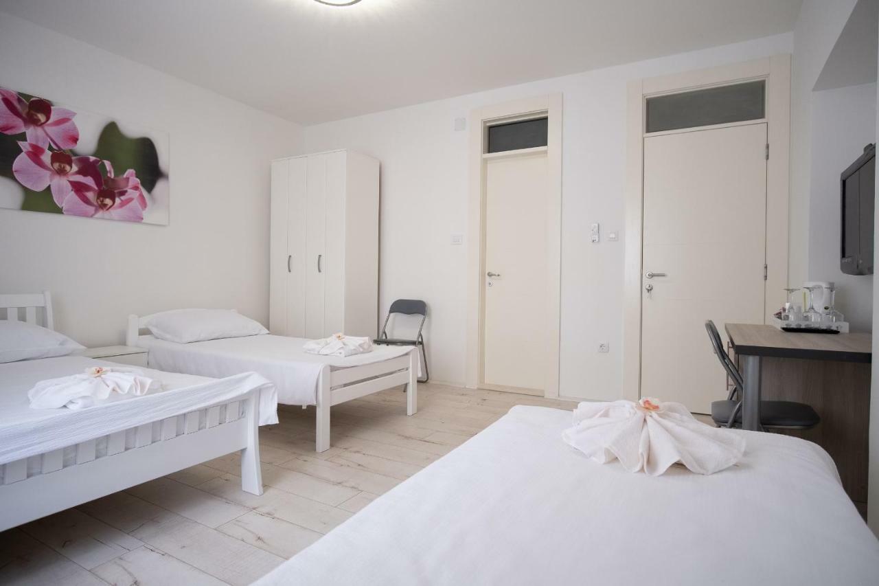 Apartmani Vila Kosa เทรบินเย ภายนอก รูปภาพ