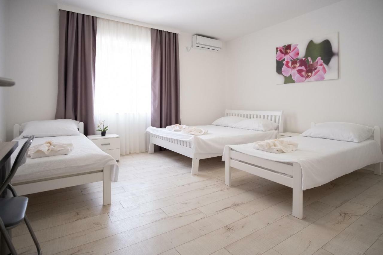 Apartmani Vila Kosa เทรบินเย ภายนอก รูปภาพ