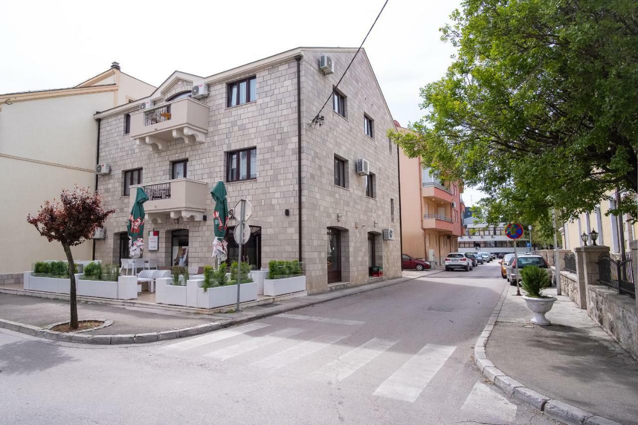 Apartmani Vila Kosa เทรบินเย ภายนอก รูปภาพ